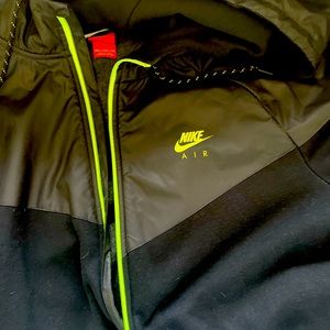 XXL Nike Windrunner jacket - Insulated and Hooded